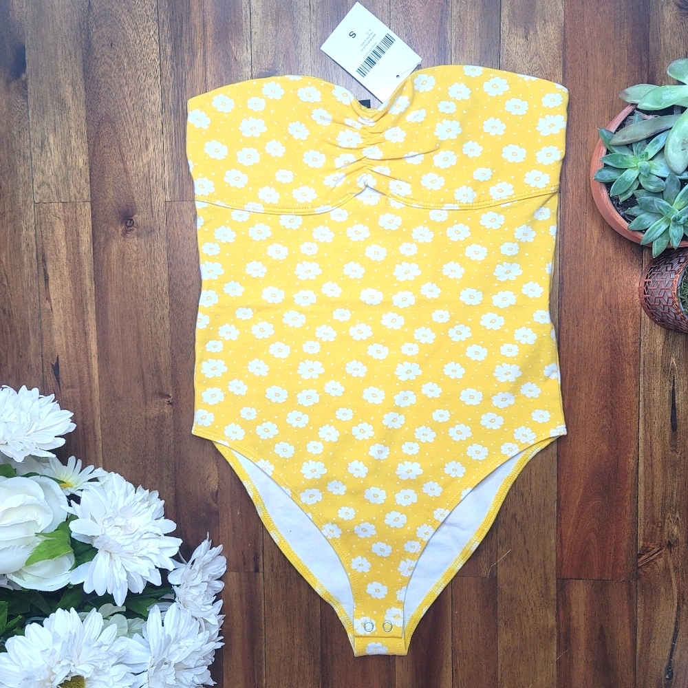 3/$15 F21 Strapless bodysuit NWT